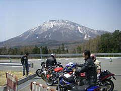 �����������I�M�Z��IC�ō~���